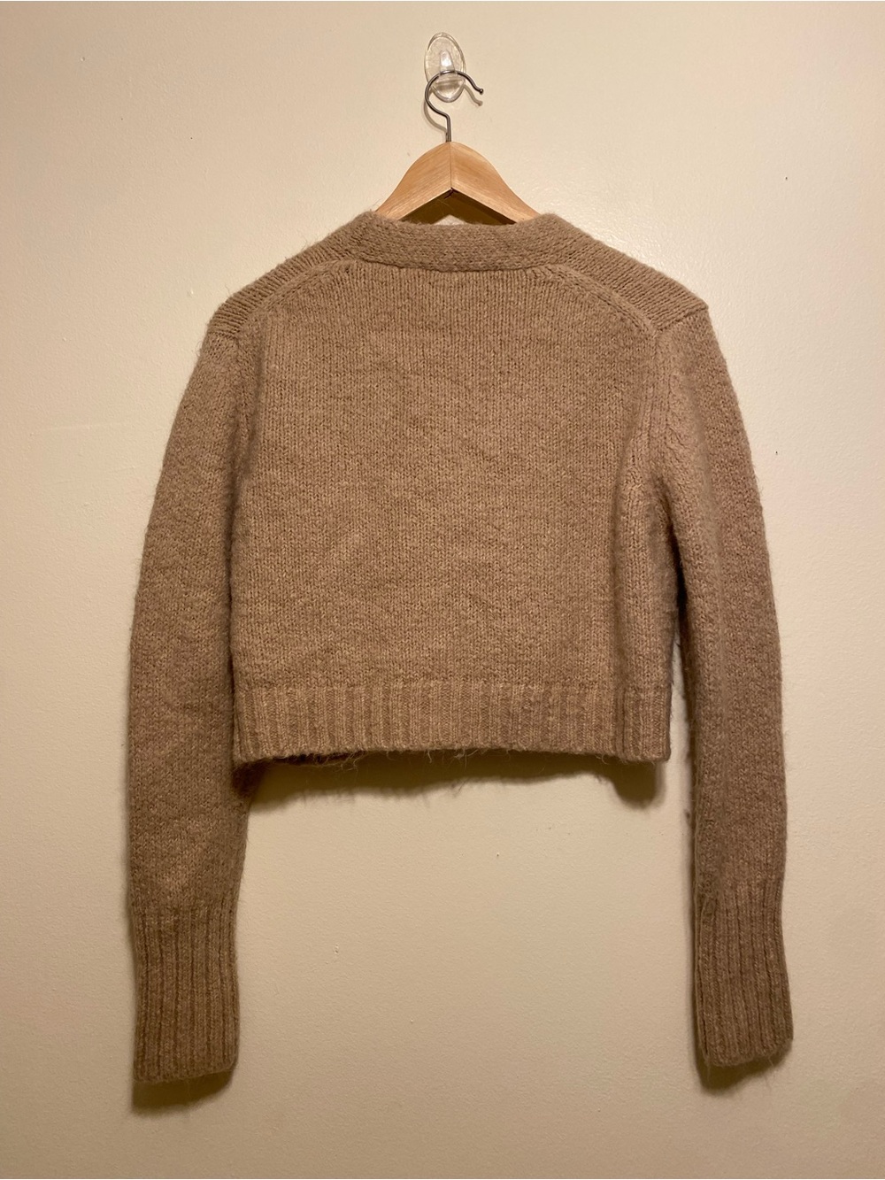 Zara Cropped V-Neck Pocket Sweater - Camel. Size S. Style 9598/203/704 - Picture 2 of 8